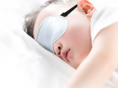 闪光灯“闪瞎”宝宝眼？家长护眼小妙招，守护宝宝明亮双眼！