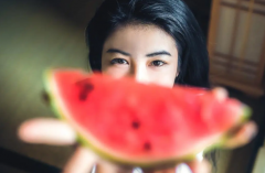 试管促排卵能不能吃西瓜，西瓜会影响受孕吗？