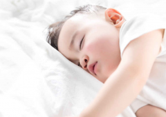 睡眠对婴儿很重要，宝宝睡眠差要想办法改善！