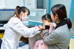 孩子打疫苗后皮肤发炎怎么处理？家长一定要学一招！